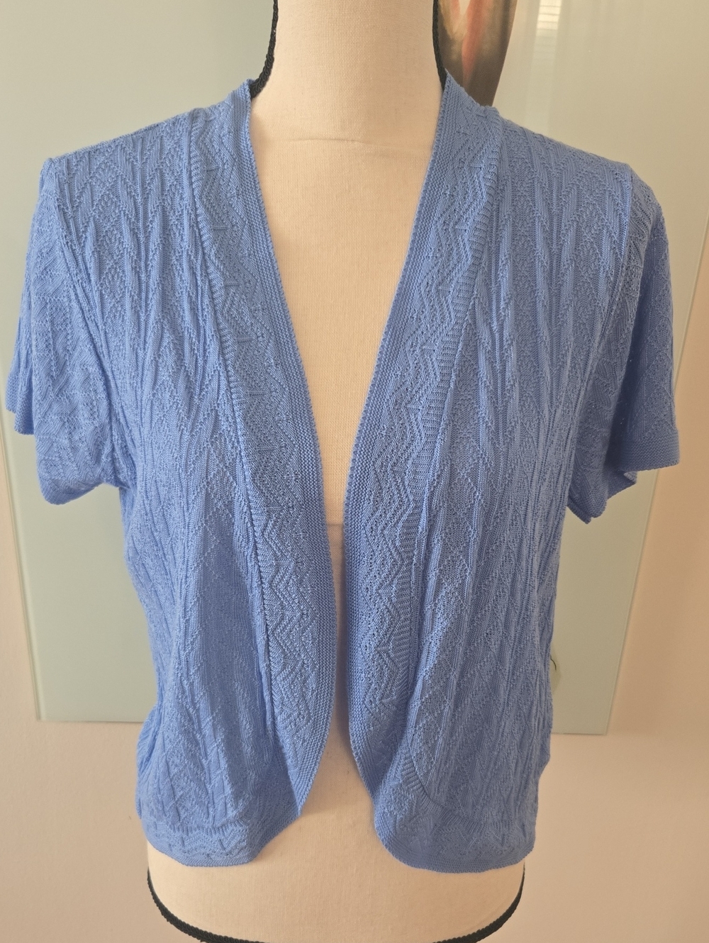 Laura Scott Open-Front Short-Sleeve Knit Cardigan in Blue